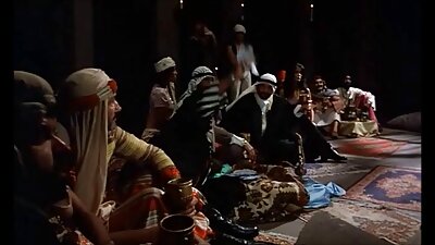 جبهة تحرير مورو الإسلامية أحمر يجعل بعض الوجوه افلام سكس مترجم اكشن يجلس على ورقة